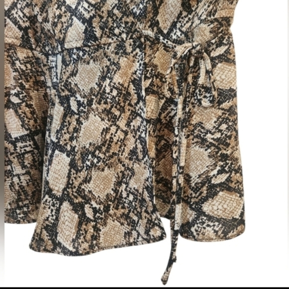 Maurices Snakeskin Print Cami Top XL Brown Black Wrap Peplum - Picture 4 of 7